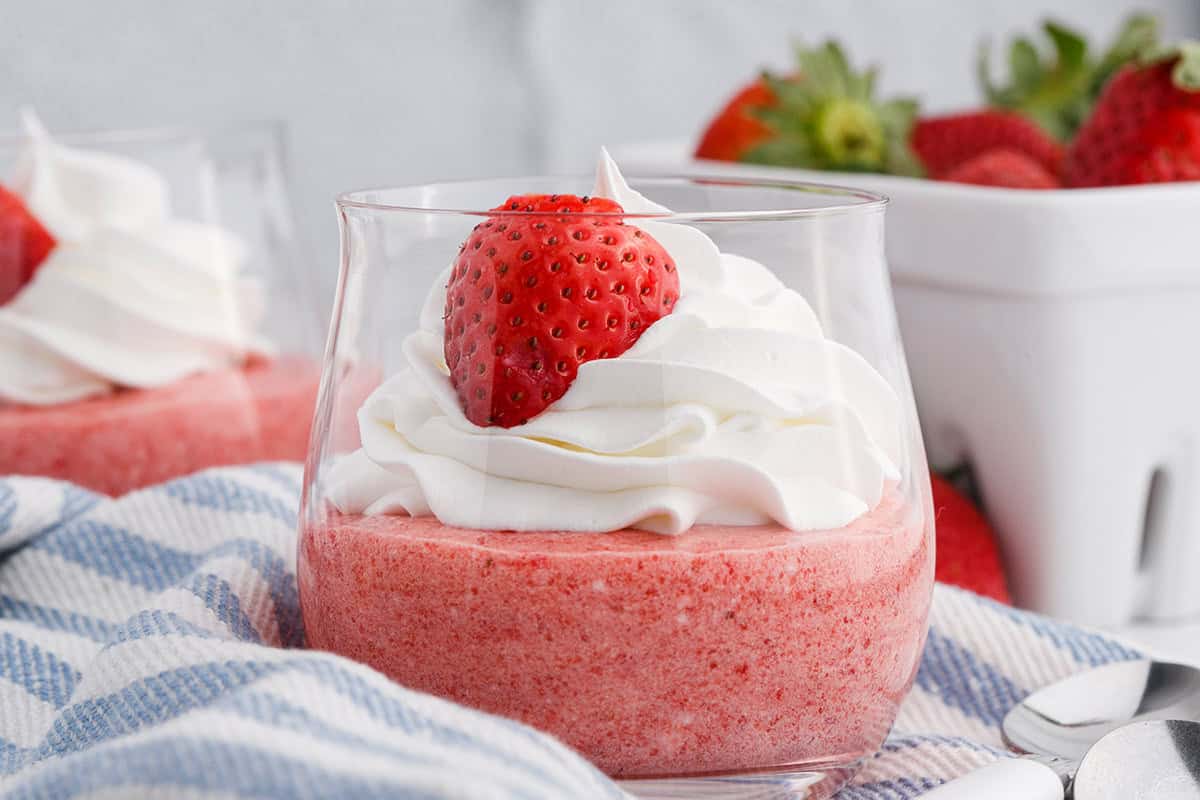 Easy Strawberry Mousse