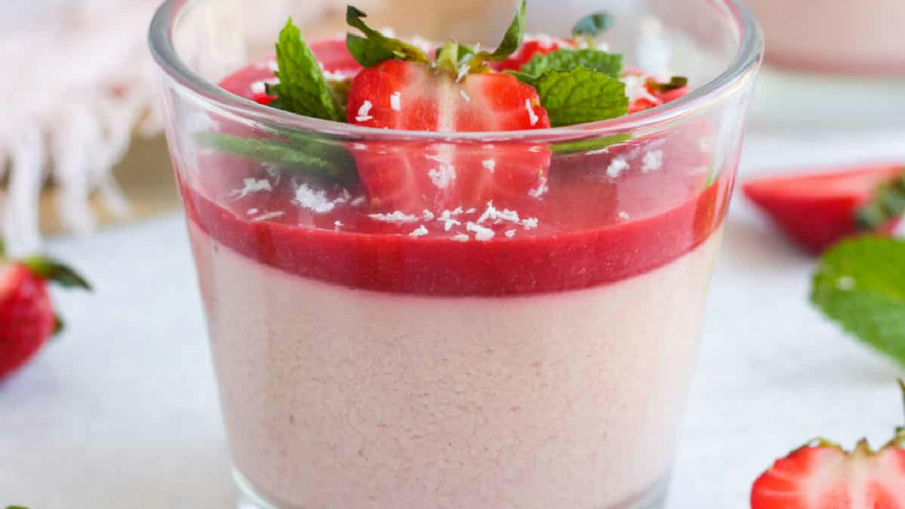 Strawberry Panna Cotta with Strawberry Sauce