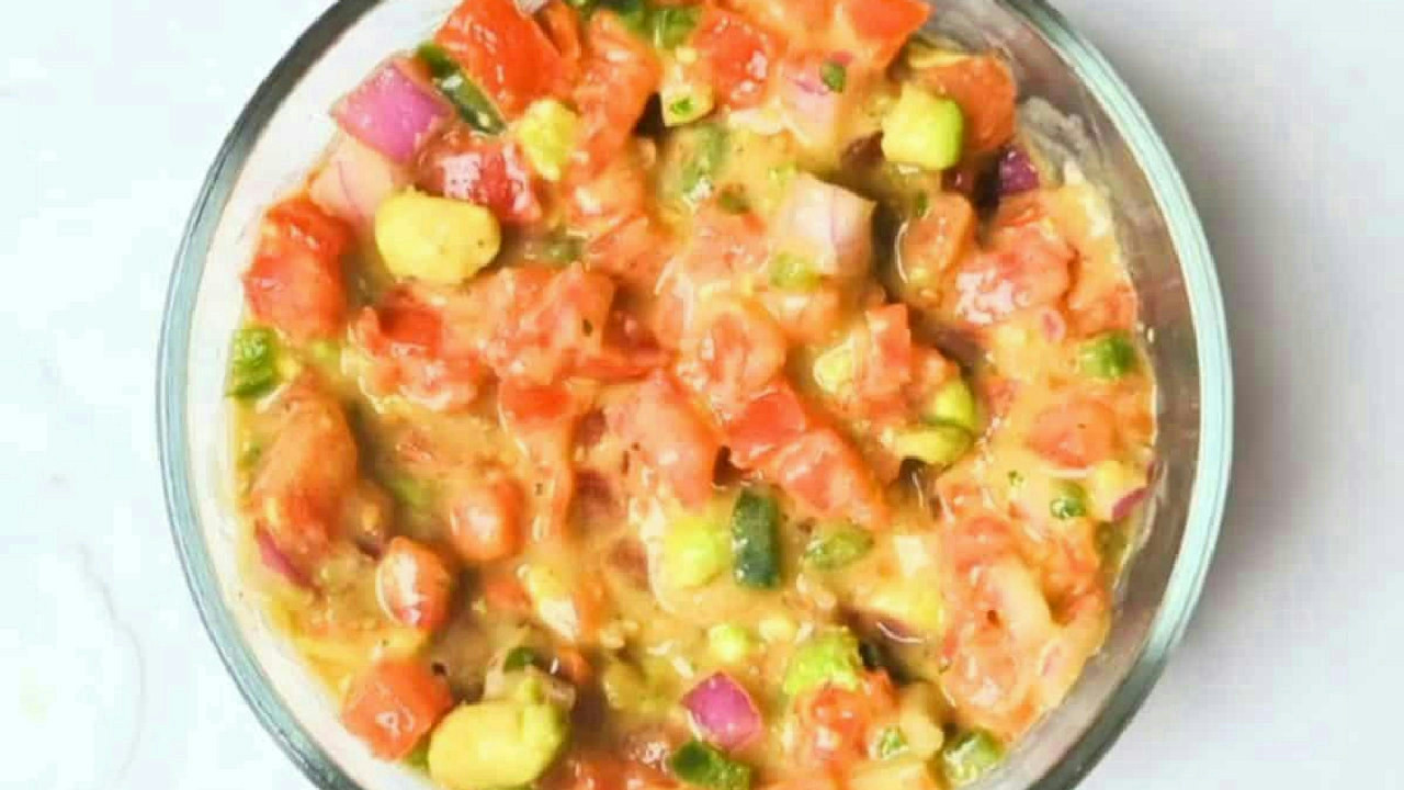 Easy South of the Border Salsa: Fresh & Creamy with Avocado
