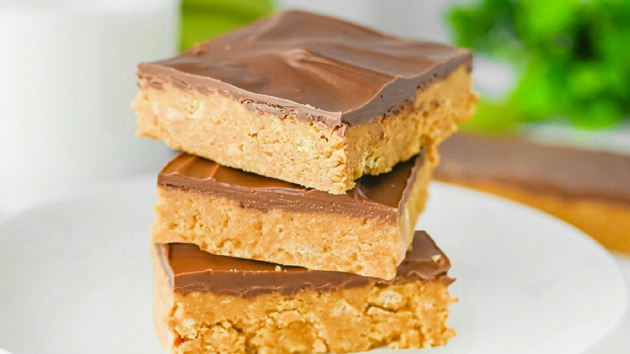 No Bake Peanut Butter Bars (Easy and Rich Dessert Squares)