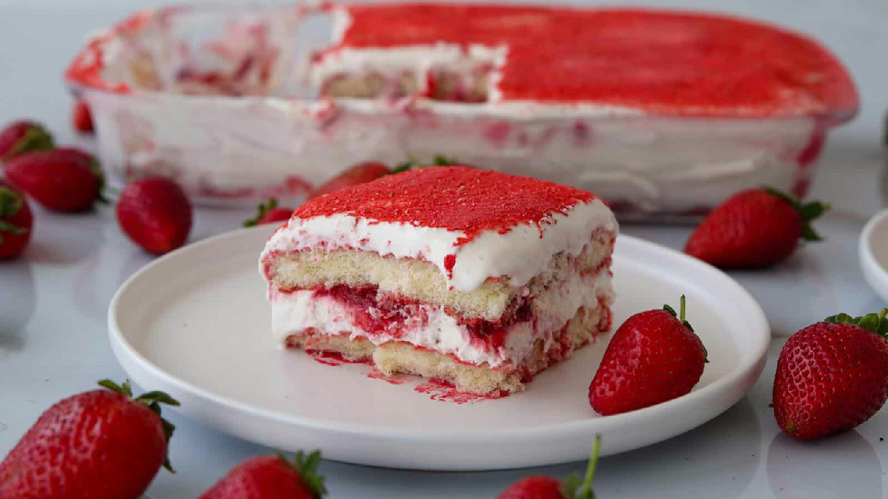 Strawberry Tiramisu Recipe The Cooking Foodie