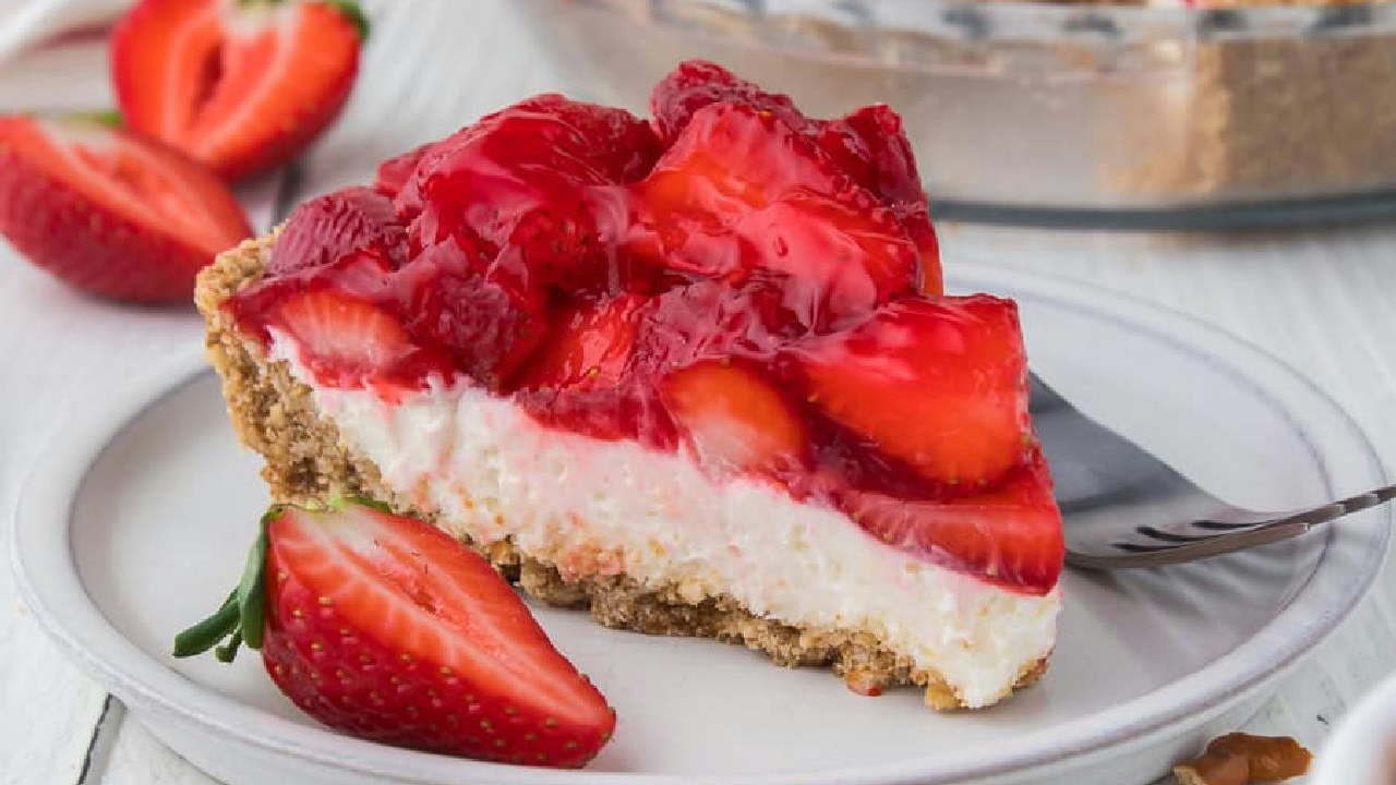Strawberry Pretzel Pie