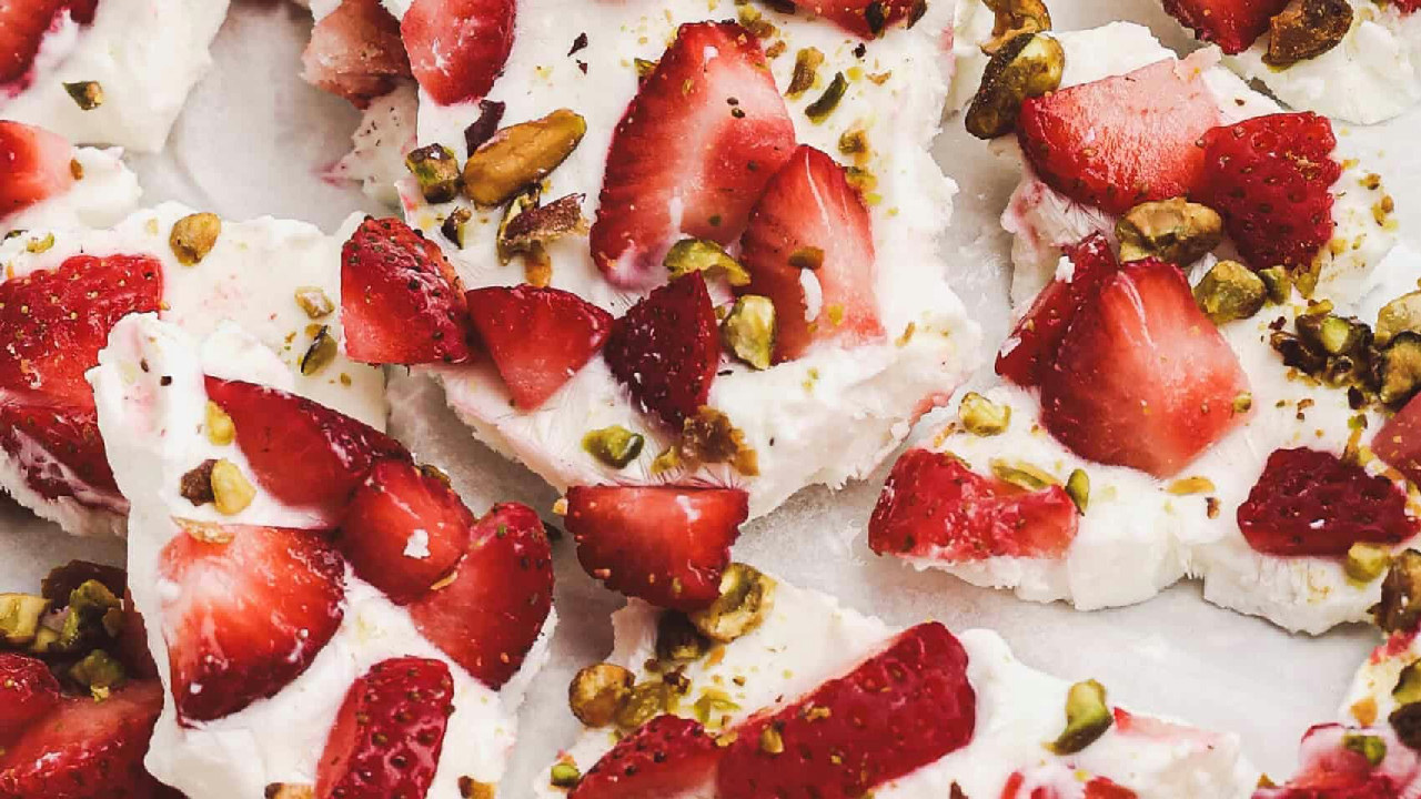 Strawberry Pistachio Yogurt Bark
