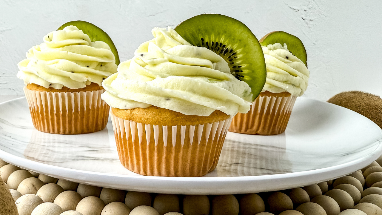 Almond and Kiwi Cupcakes