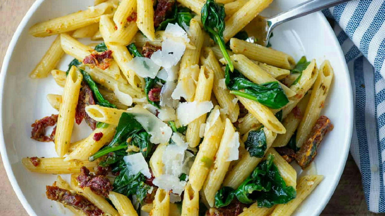 Pesto Pasta with Sun Dried Tomatoes