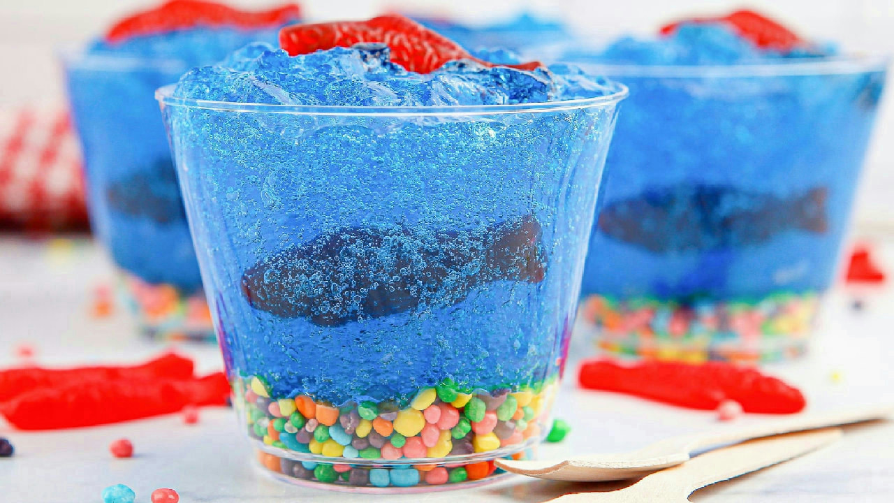 Mini Fish Tank Gelatin Cups (Fun For Parties!)