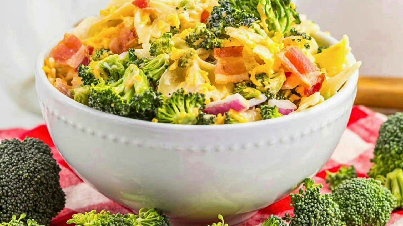 Broccoli Cheddar Pasta Salad