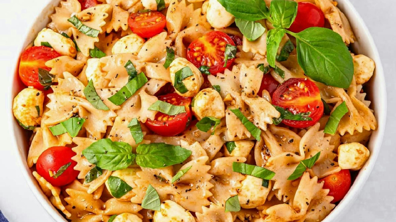 Fresh Caprese Pasta Salad Recipe