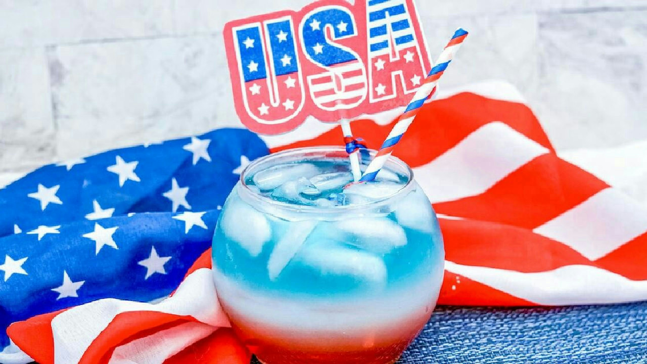Patriotic Punch Mocktail (3 Ingredients!)