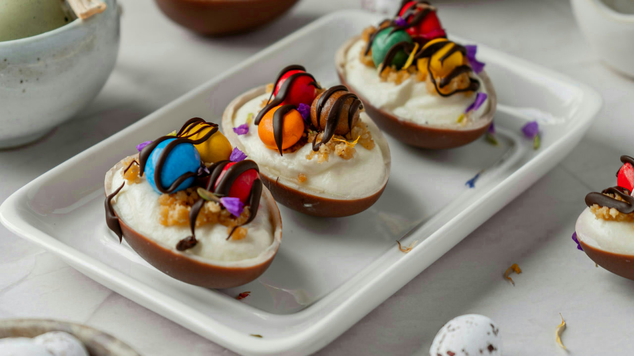 No Bake Easter Cheesecake Eggs