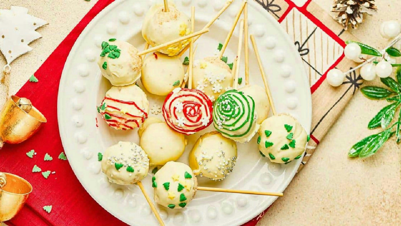 Christmas Cake Pops Ever