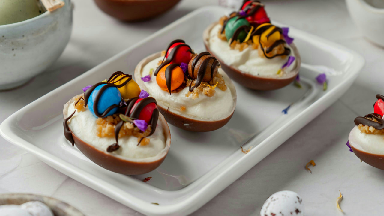 No Bake Easter Cheesecake Eggs