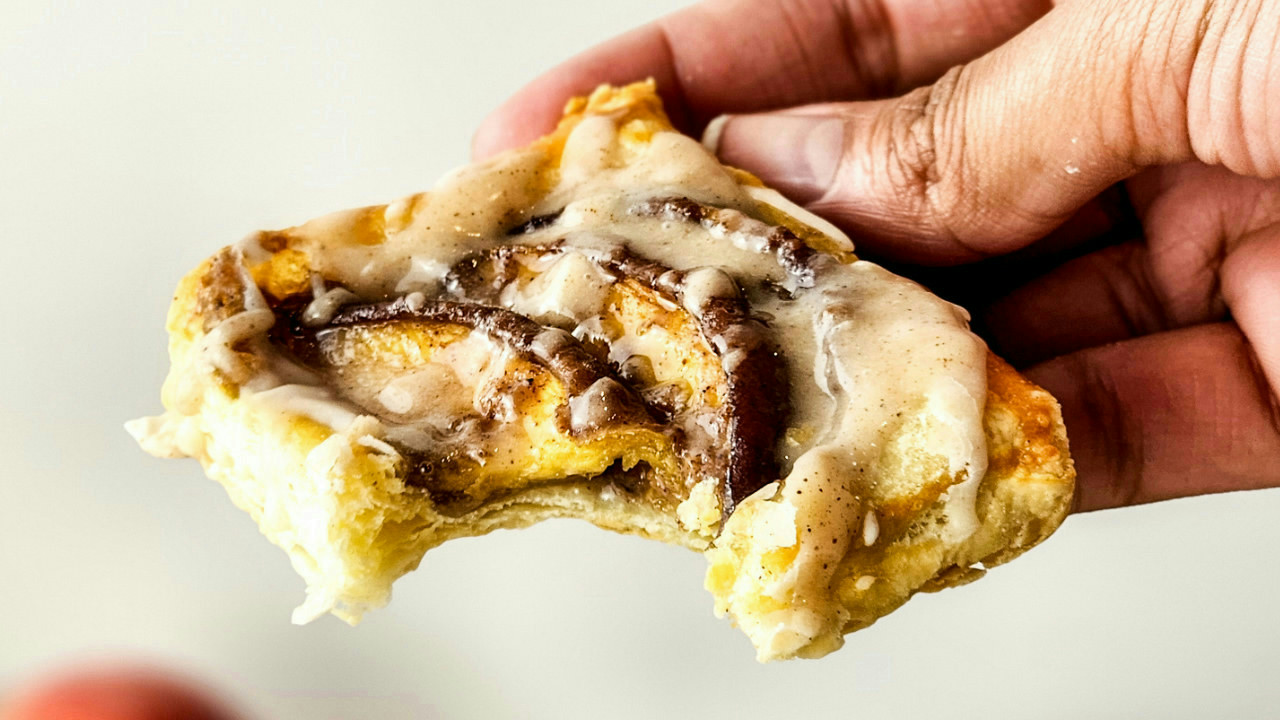Easy Peach Tartlets with Puff Pastry and Cinnamon Glaze