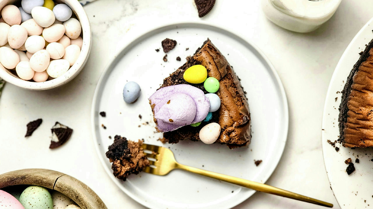 Oreo Dirt Cheesecake