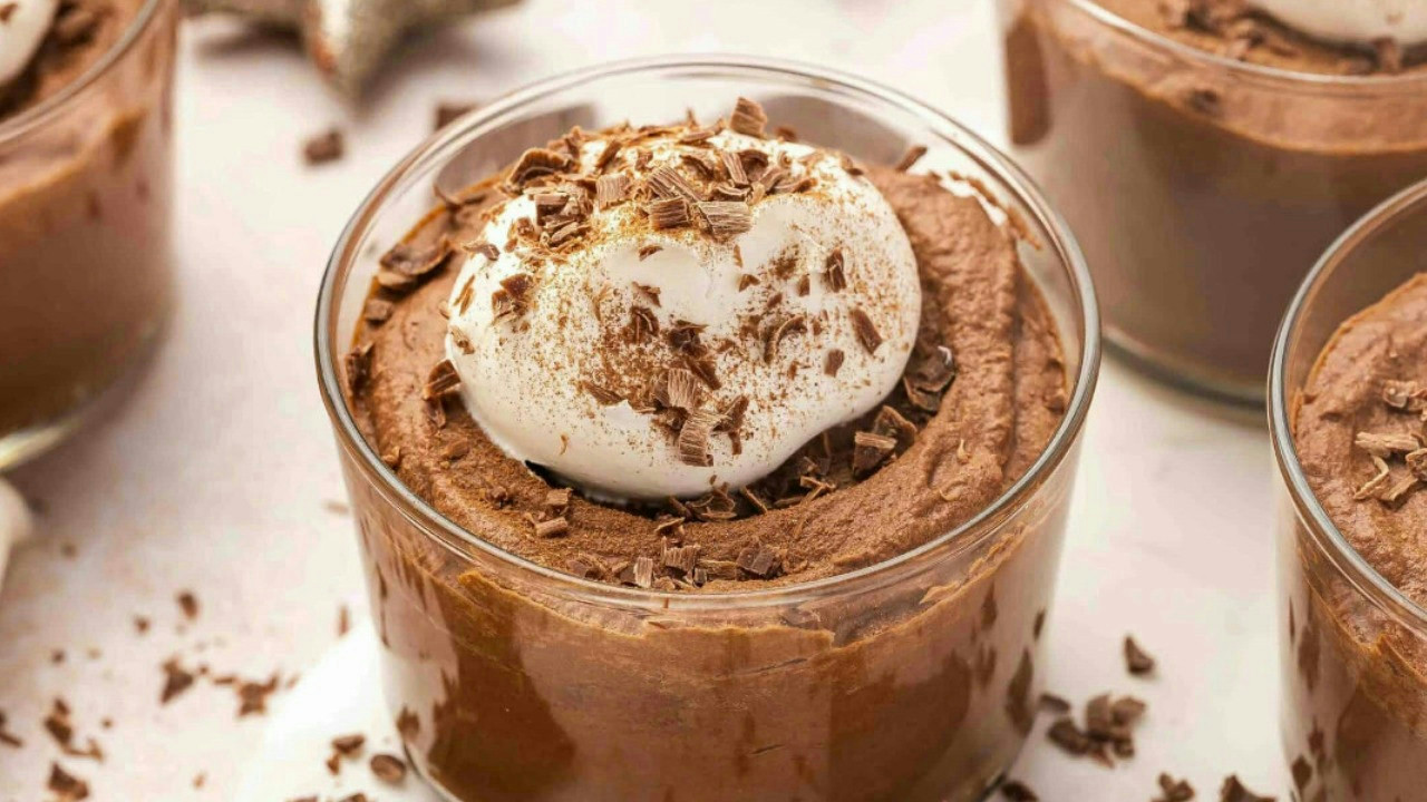 Easy 5-Ingredient Chocolate Mousse Cups