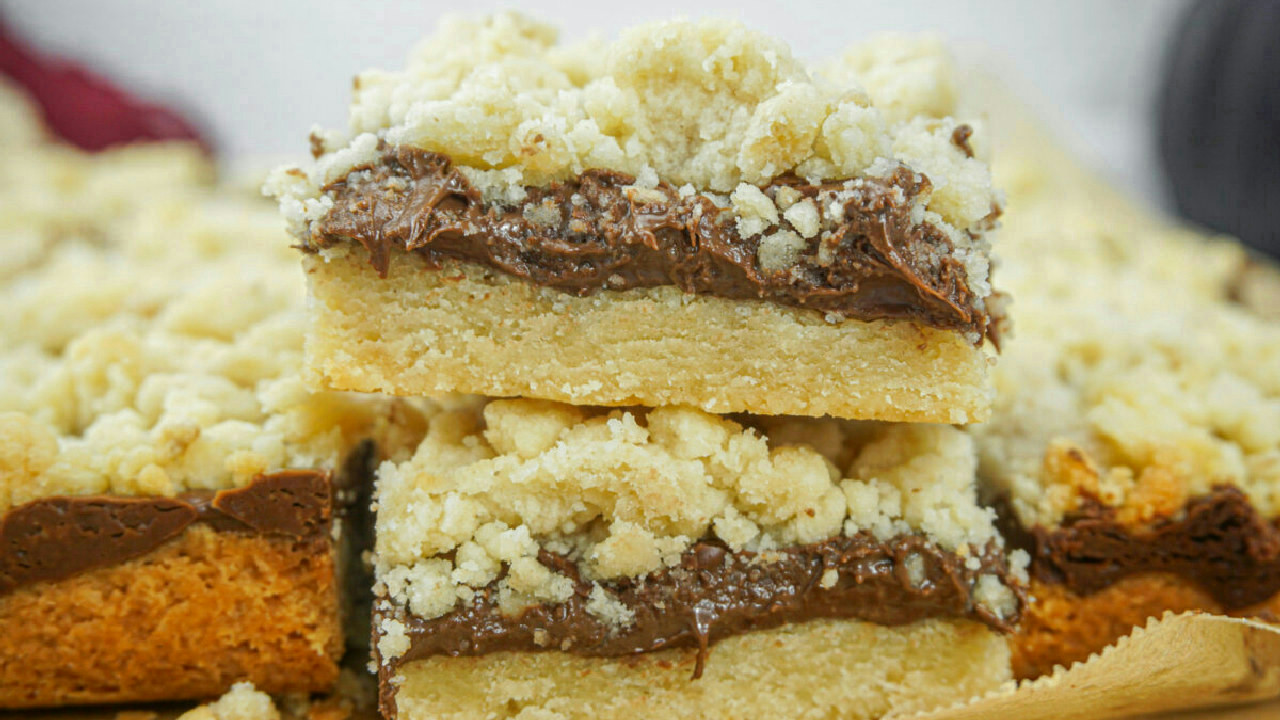 Nutella Shortbread Crumb Bars