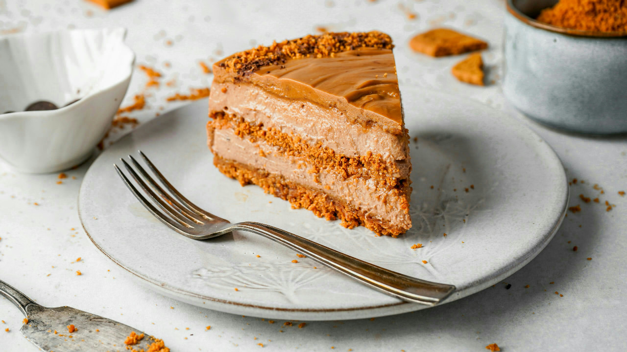 No-Bake Biscoff Cheesecake with Dark Chocolate Swirl