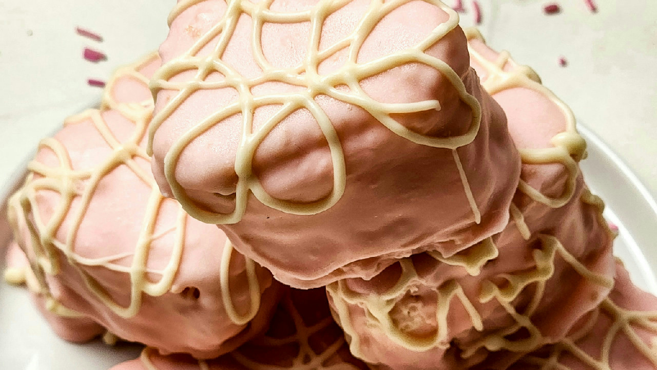 Copycat Little Debbie Valentine Cakes