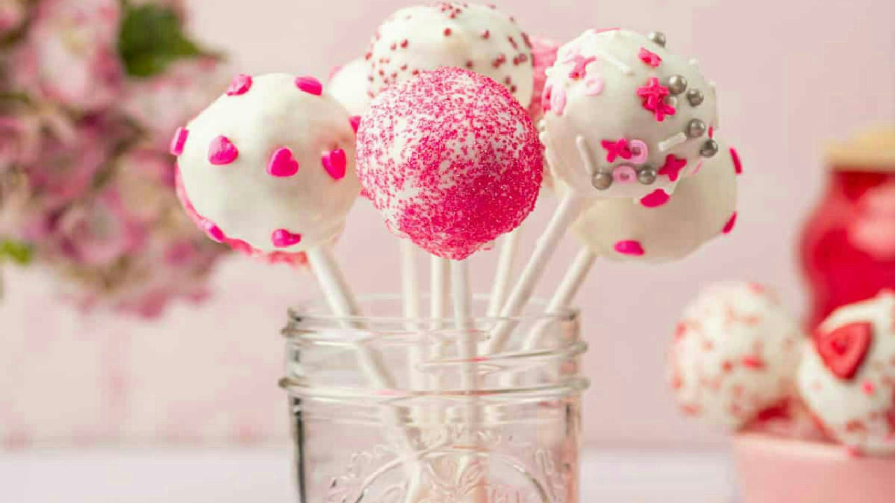 Easy Valentine Cake Pops with Cake Mix 