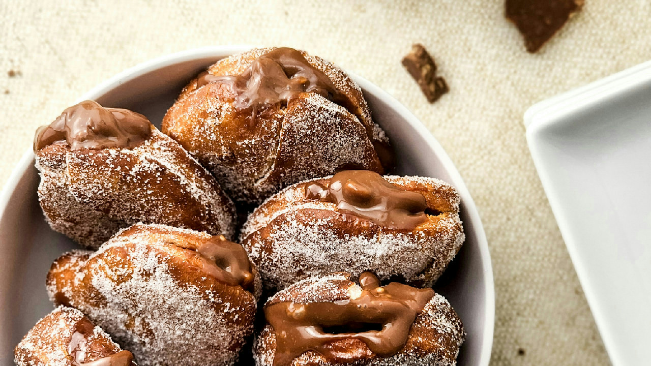 Italian Donuts with Hazelnut Filling