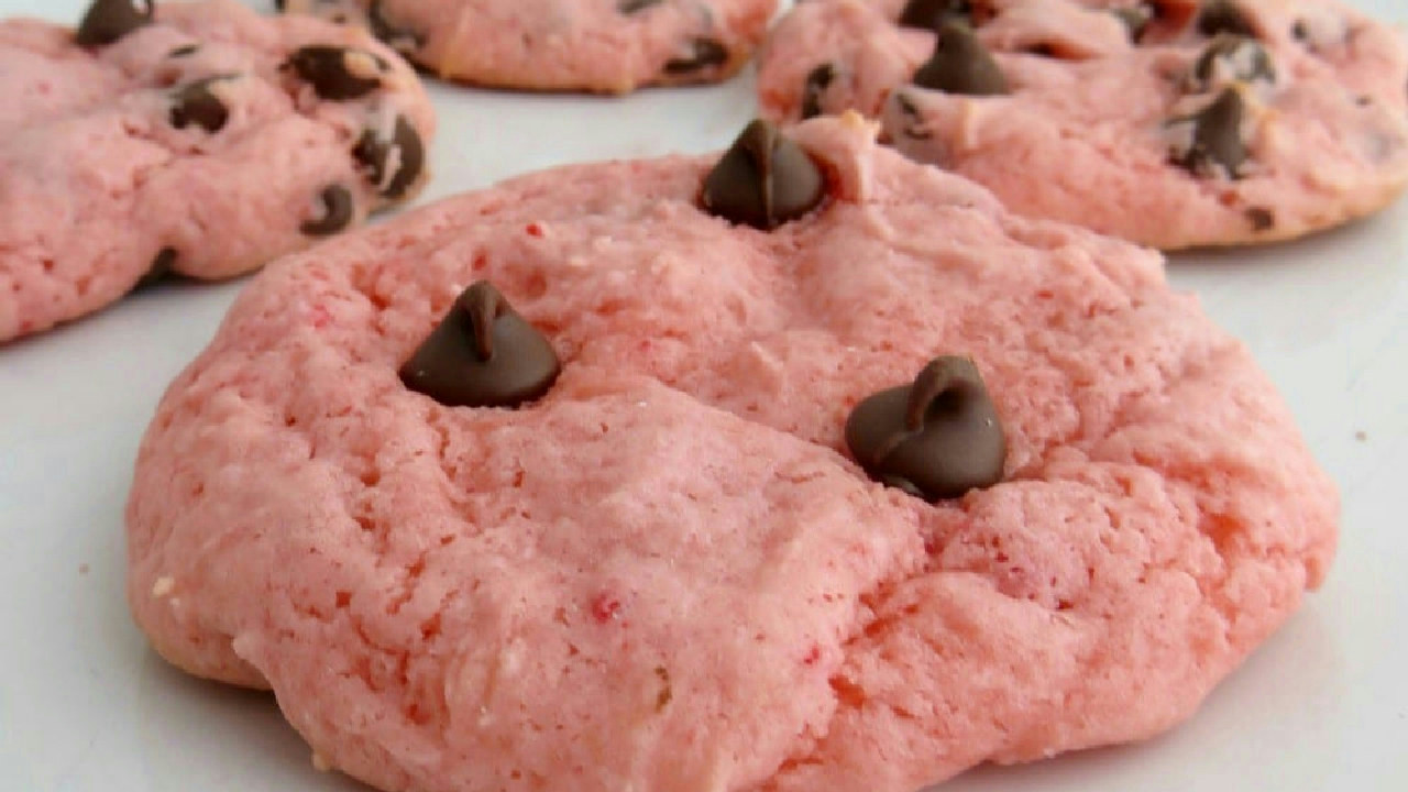 Strawberry Chocolate Chip Cake Mix Cookies Recipe