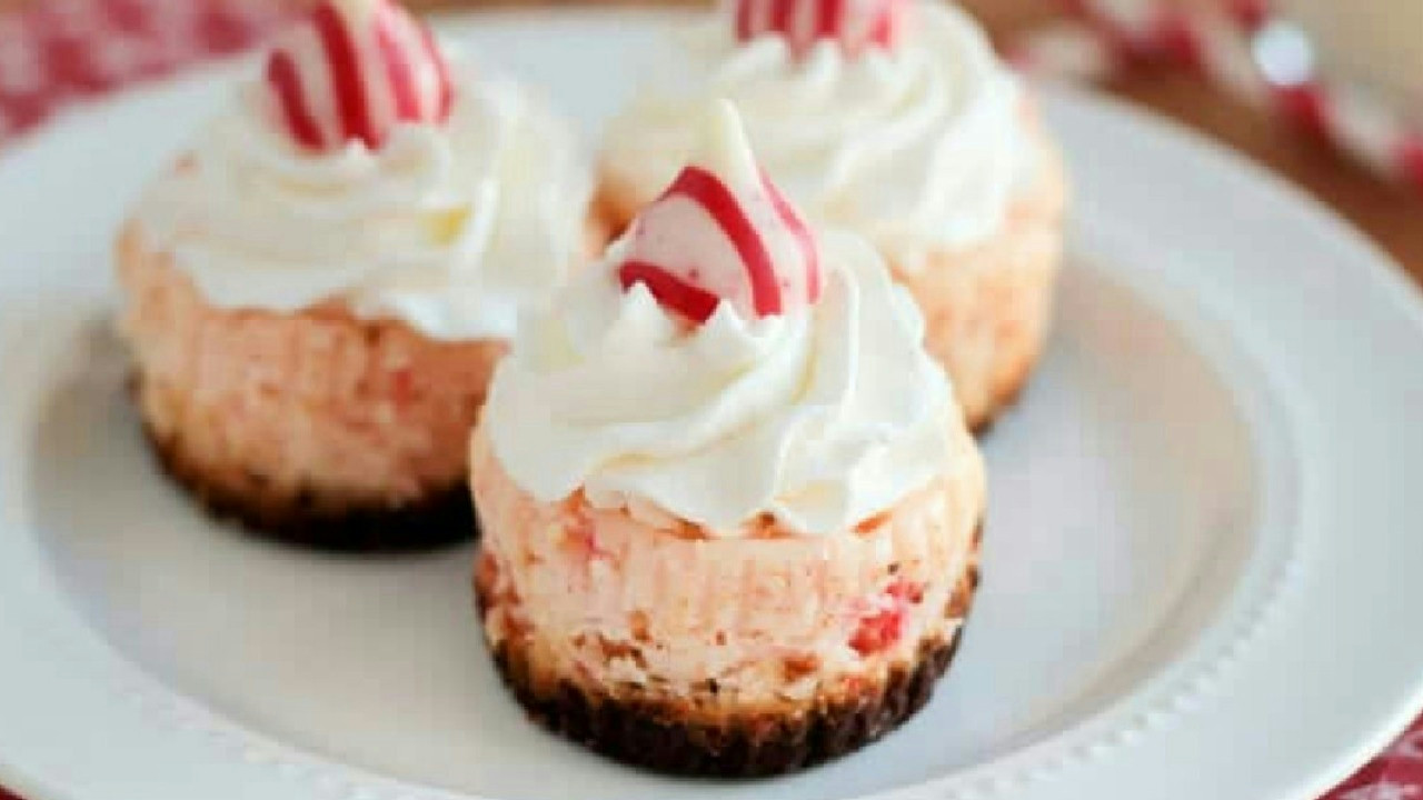 Mini Peppermint Cheesecakes