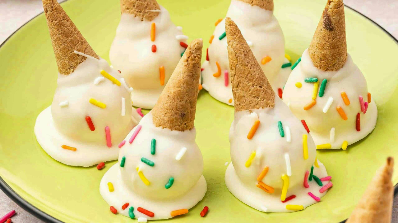 Cute Cake Pops and Cake Balls for Parties