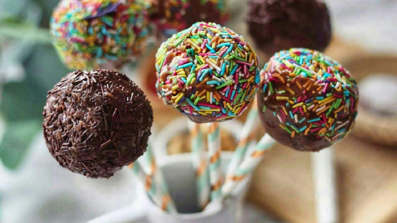 Easy Chocolate Cake Pops