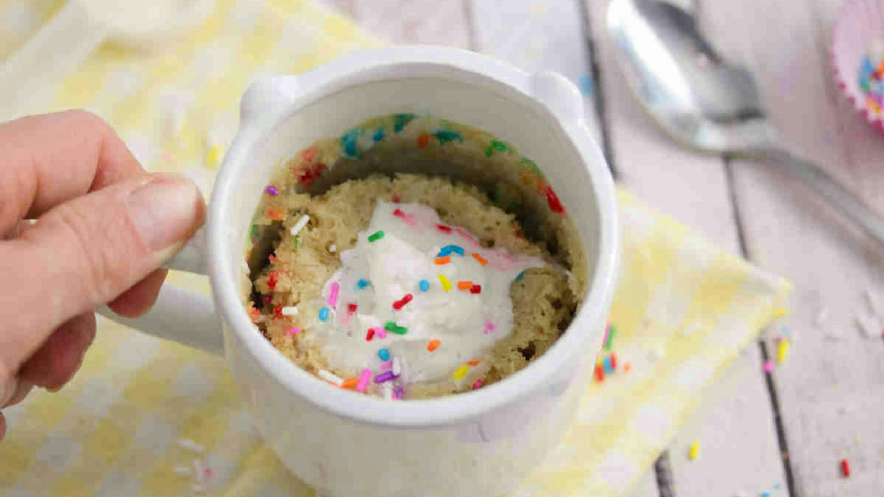 Funfetti Protein Mug Cake: A 2-Minute Party in a Cup
