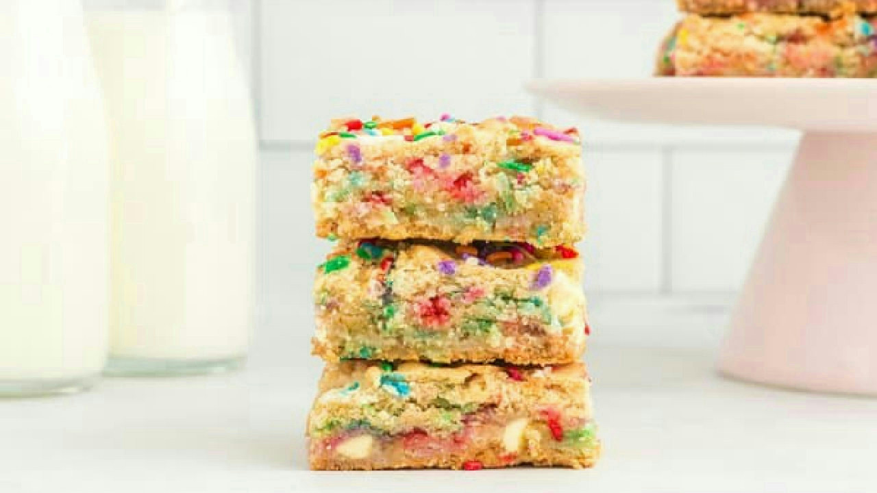 Funfetti Ooey Gooey Bars