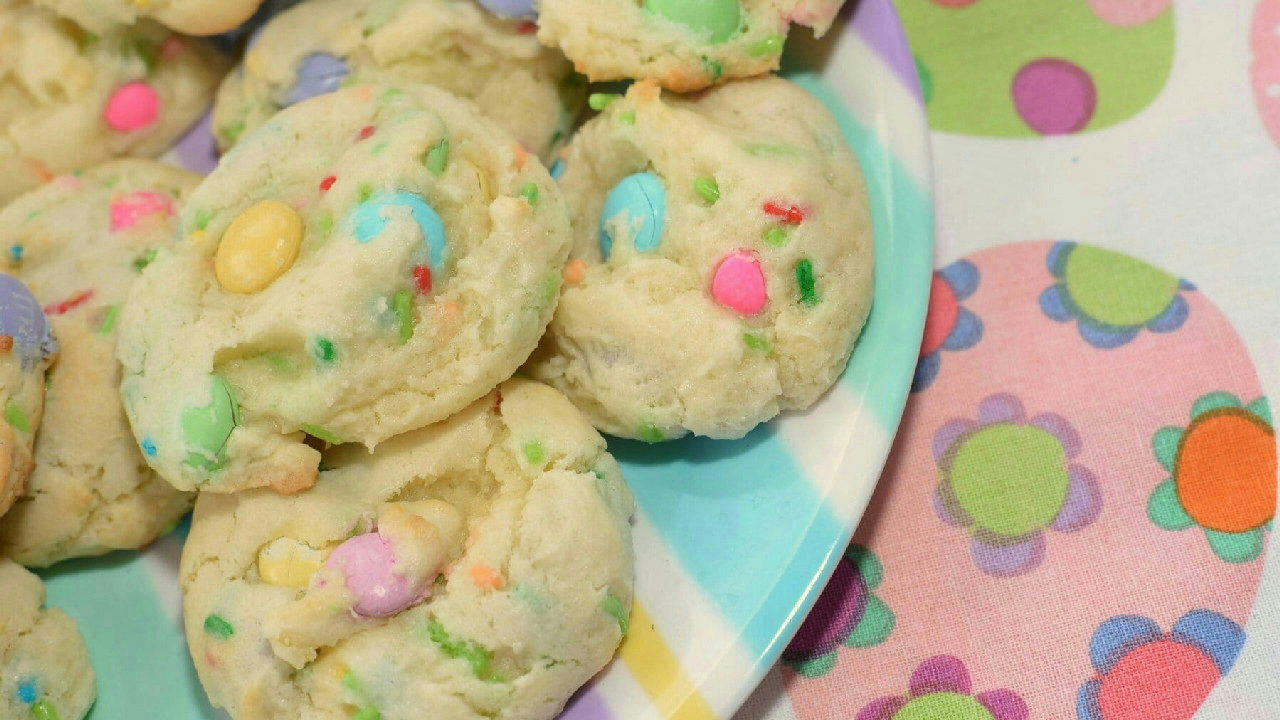Funfetti Easter M & M Cookies