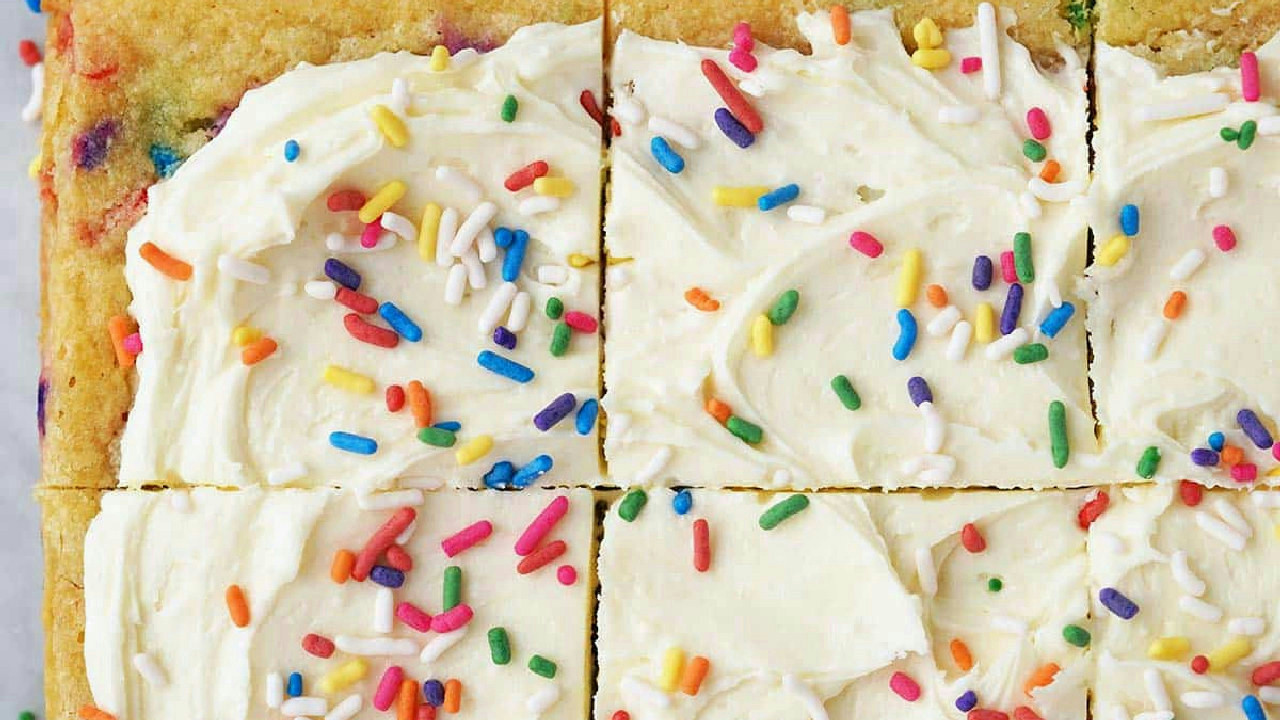 Funfetti Blondies (Rainbow Sprinkle Birthday Cake Batter Blondies)