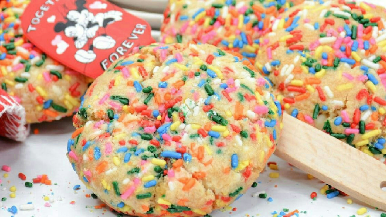 Funfetti Cookies (Gideon's Bakehouse Copycat)