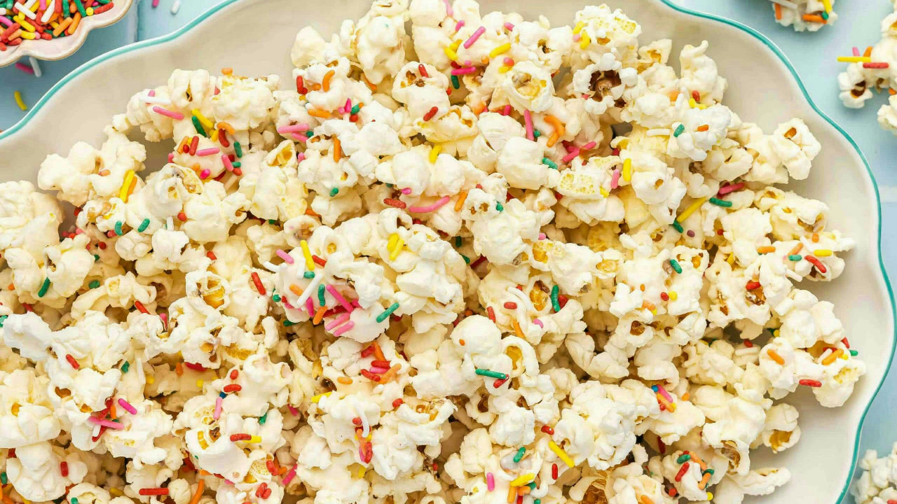3-Ingredient Funfetti Popcorn