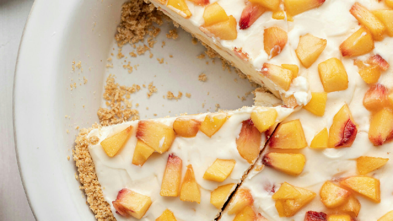 Peaches and Cream Cheesecake