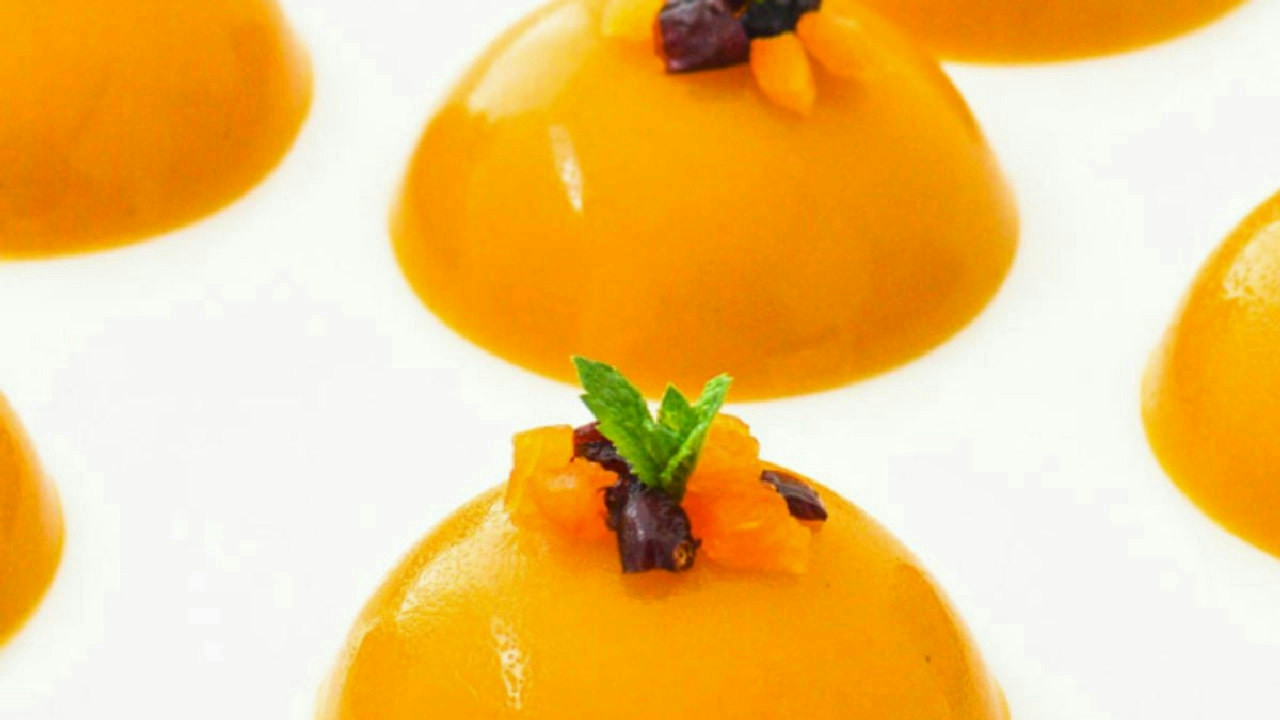 4 Ingredient Mango Pudding (Eggless and Dairy Free) 4 Ingredient Mango Pudding (Eggless and Dairy Free)
